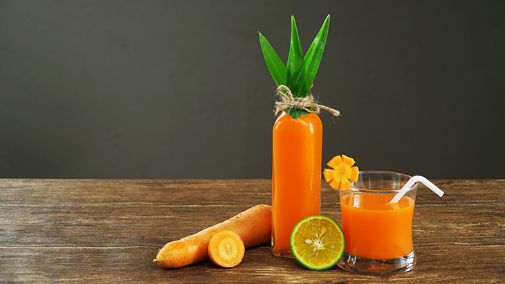 Uống nước ép cà rốt hàng ngày giúp da đẹp hơn 