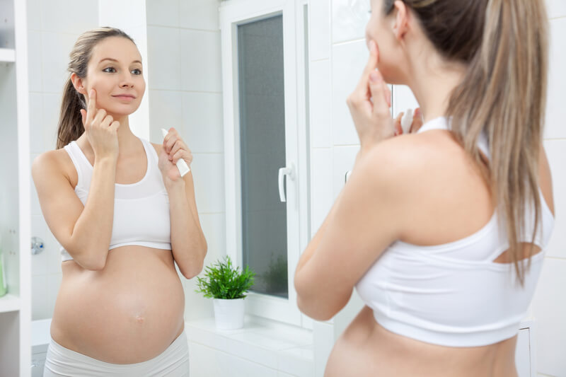 Những lưu ý quan trọng khi áp dụng phương pháp trị thâm mụn cho phụ nữ mang bầu?
