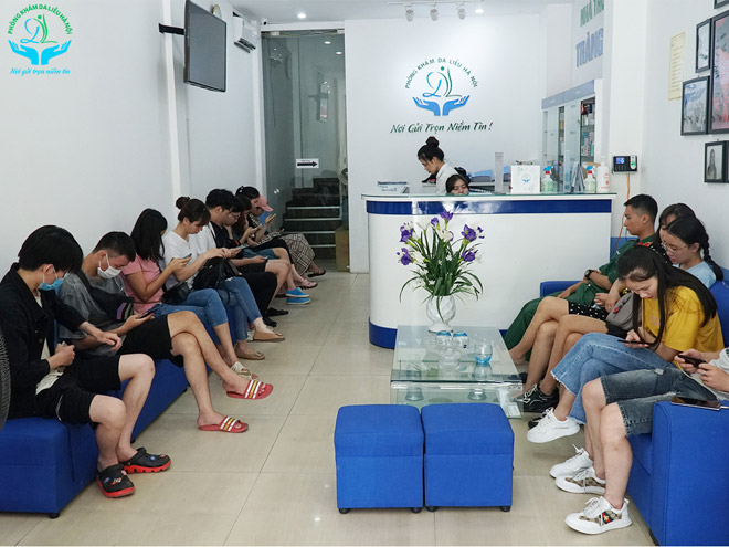 Trị mụn bọc an toàn hiệu quả tại phòng khám da liễu